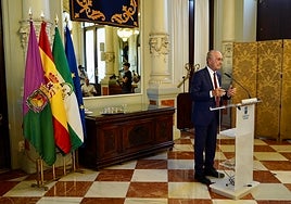 De la Torre, esta mañana, durante una rueda de prensa en el Ayuntamiento.