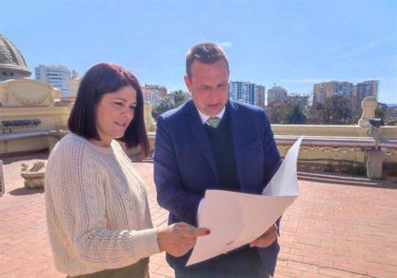 Noelia Losada, cuando era edil, y el todavía gerente de Málaga Deportes y Eventos, Ignacio Gómez Camarero.