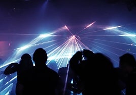 El popper, una sustancia que se extiende más allá del colectivo LGTBI: «Lo uso en fiestas porque da un subidón momentáneo»