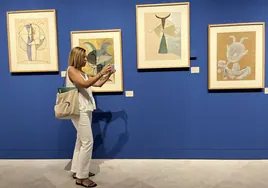 El Museo de Málaga acoge hasta diciembre la exposición con más de un centenar de obras del artista malagueño.