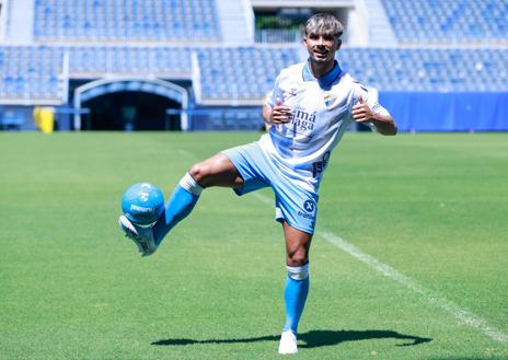 Imagen secundaria 1 - El Málaga presume de cantera con Larrubia, Dani Lorenzo, Kevin y Roberto