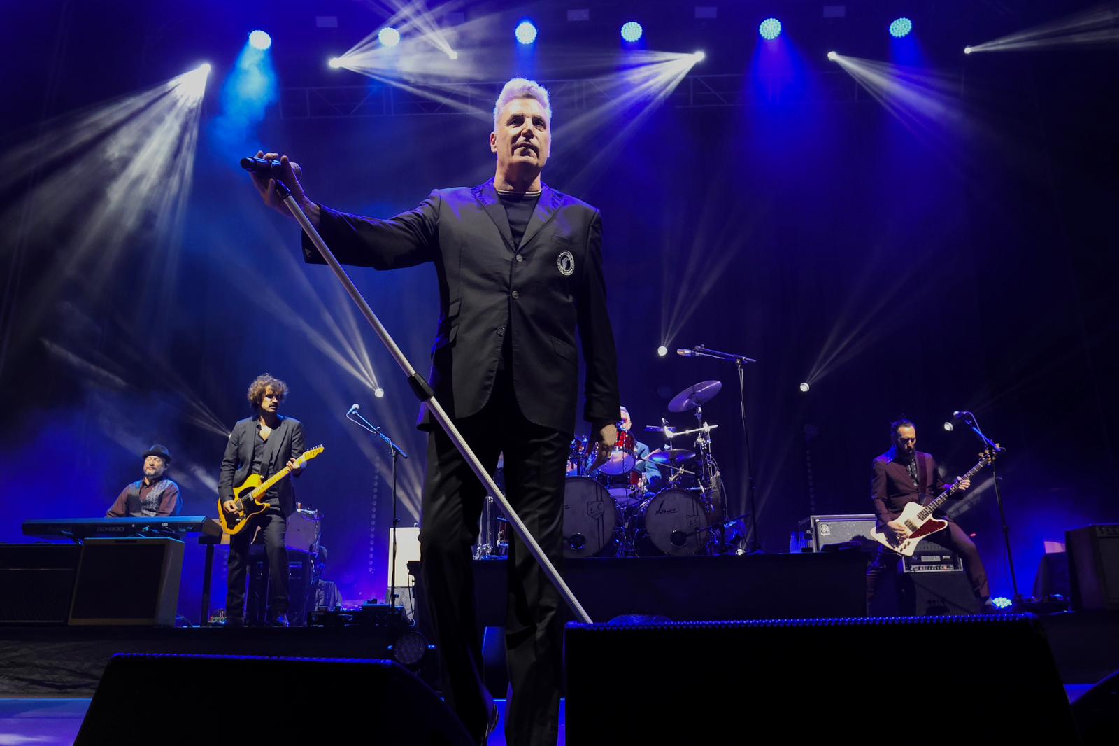 Loquillo reivindica el rock en su concierto en La Malagueta