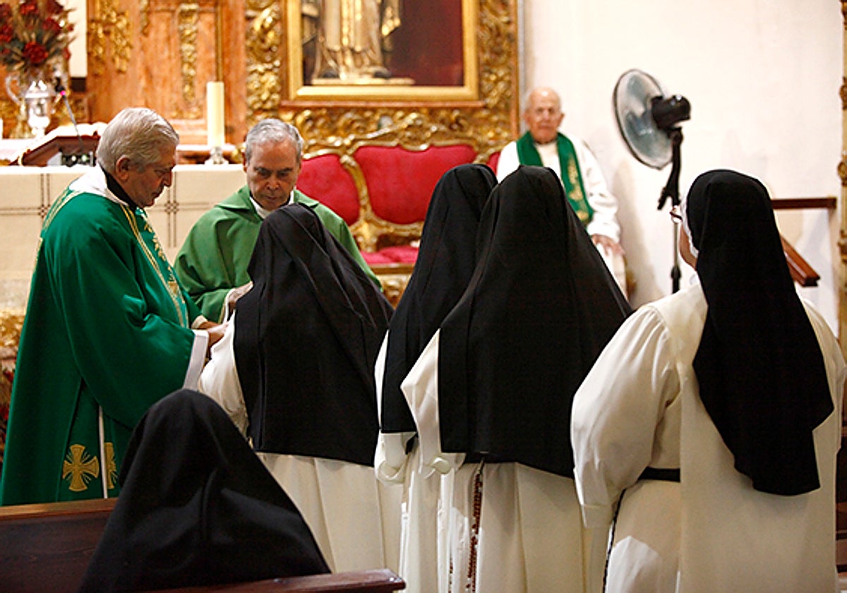 El obispo de Málaga Jesús Catalá se despidió de las monjas el jueves 27 de julio.