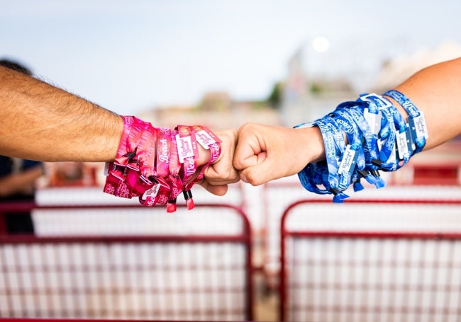 Pulseras de tela para acceder al Weekend Beach Fest de Torre del Mar.