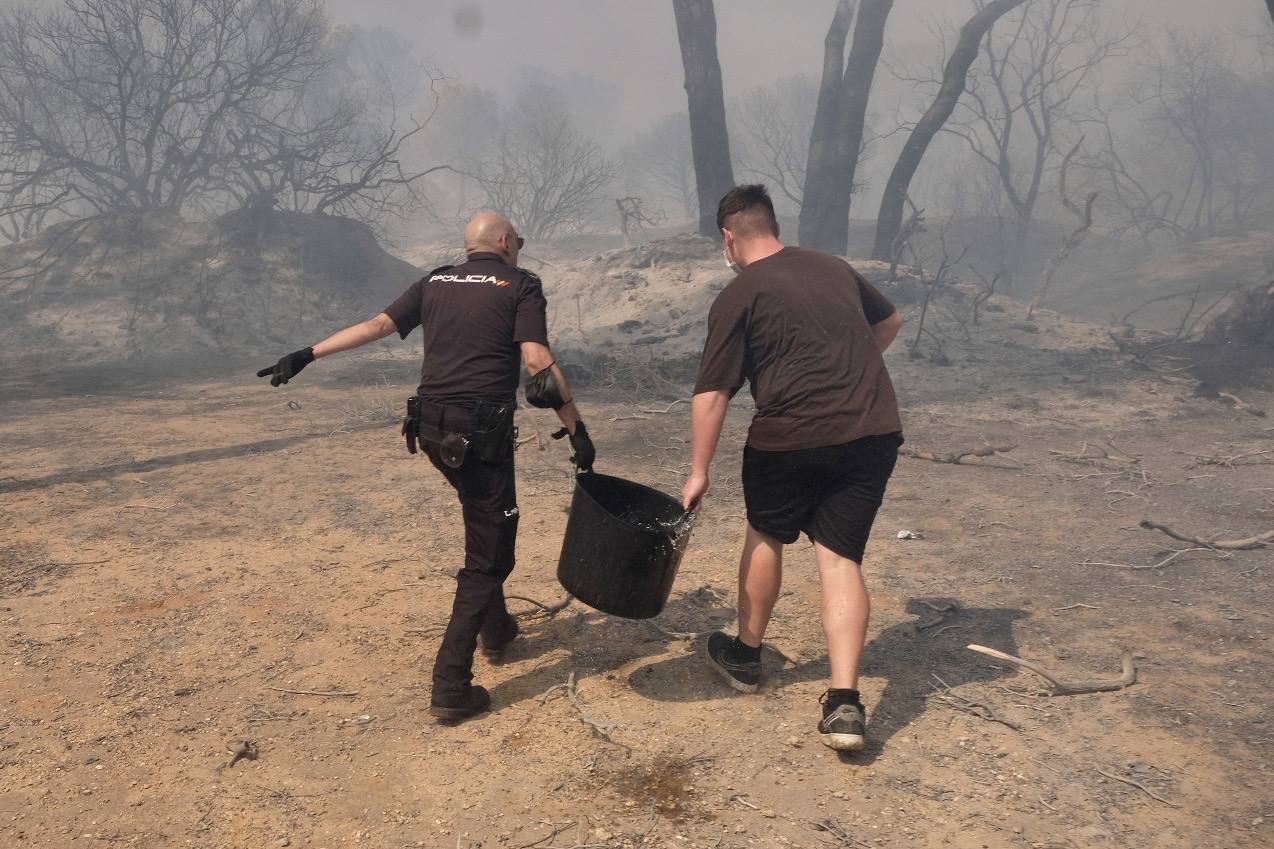 Activado el nivel 1 de alerta por un incendio forestal en Cádiz