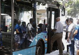 El transporte urbano por autobús crece un 15,8% en Andalucía en junio