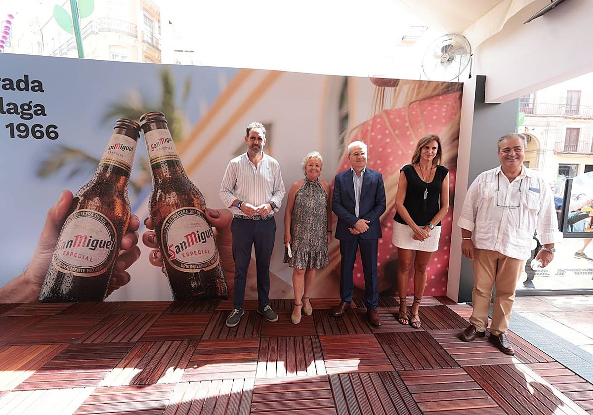 Acto de preapertura de la caseta San Miguel en la Plaza de la Constitución.