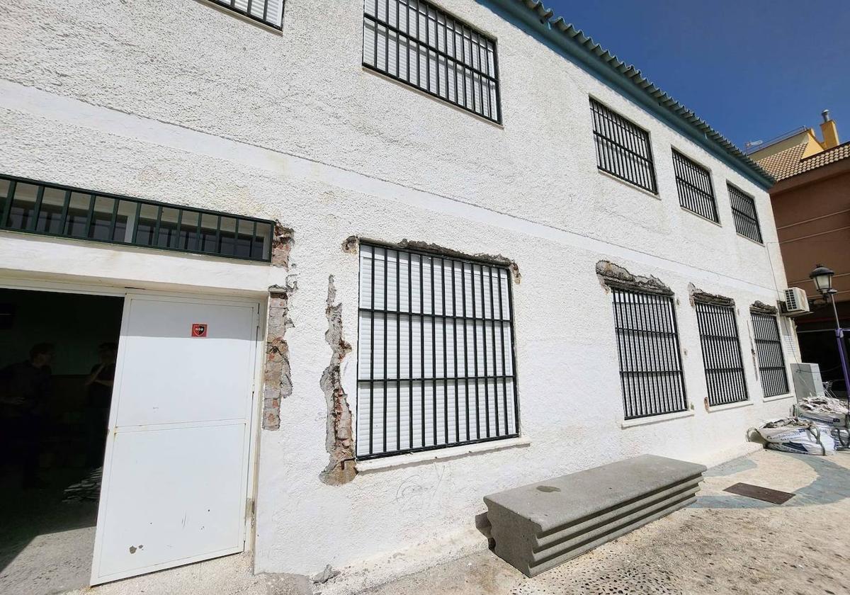 Alertan sobre problemas estructurales en el colegio de Sabinillas