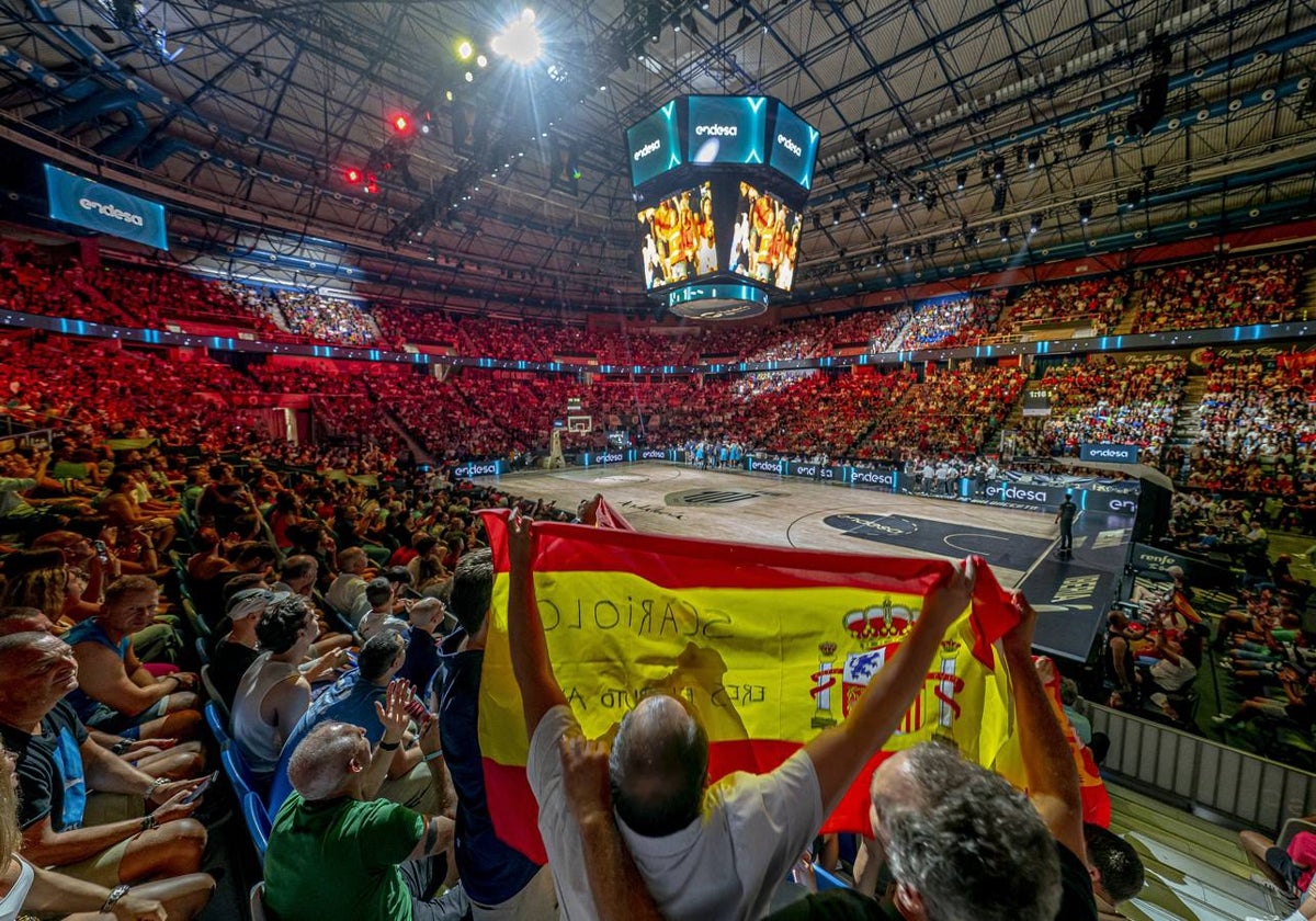 Imagen del Palacio de los Deportes lleno durante el partido entre España y Eslovenia.