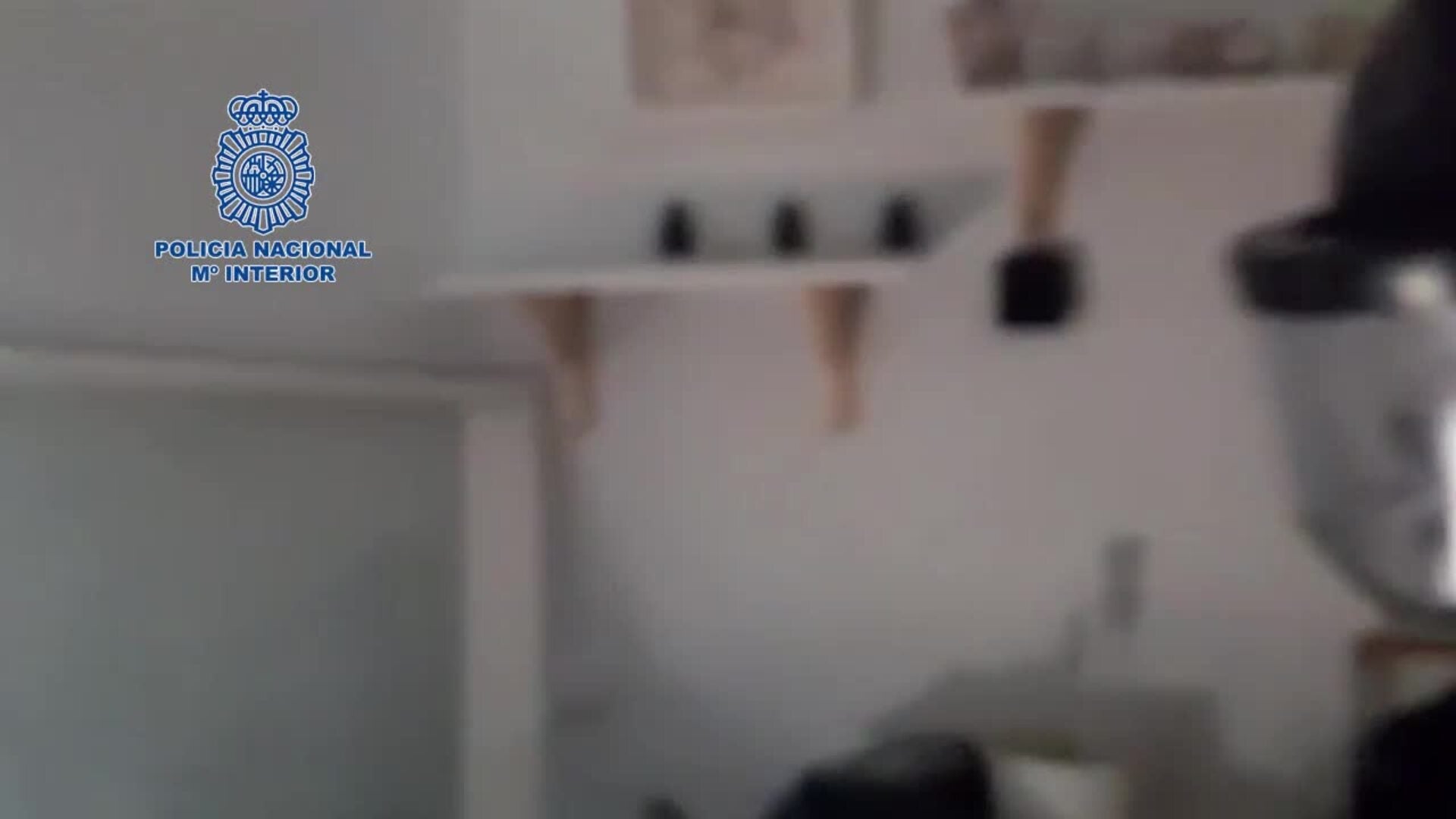 Reducen a un hombre armado que amenazó con explotar el piso en el que estaba atrincherado en Benalmádena