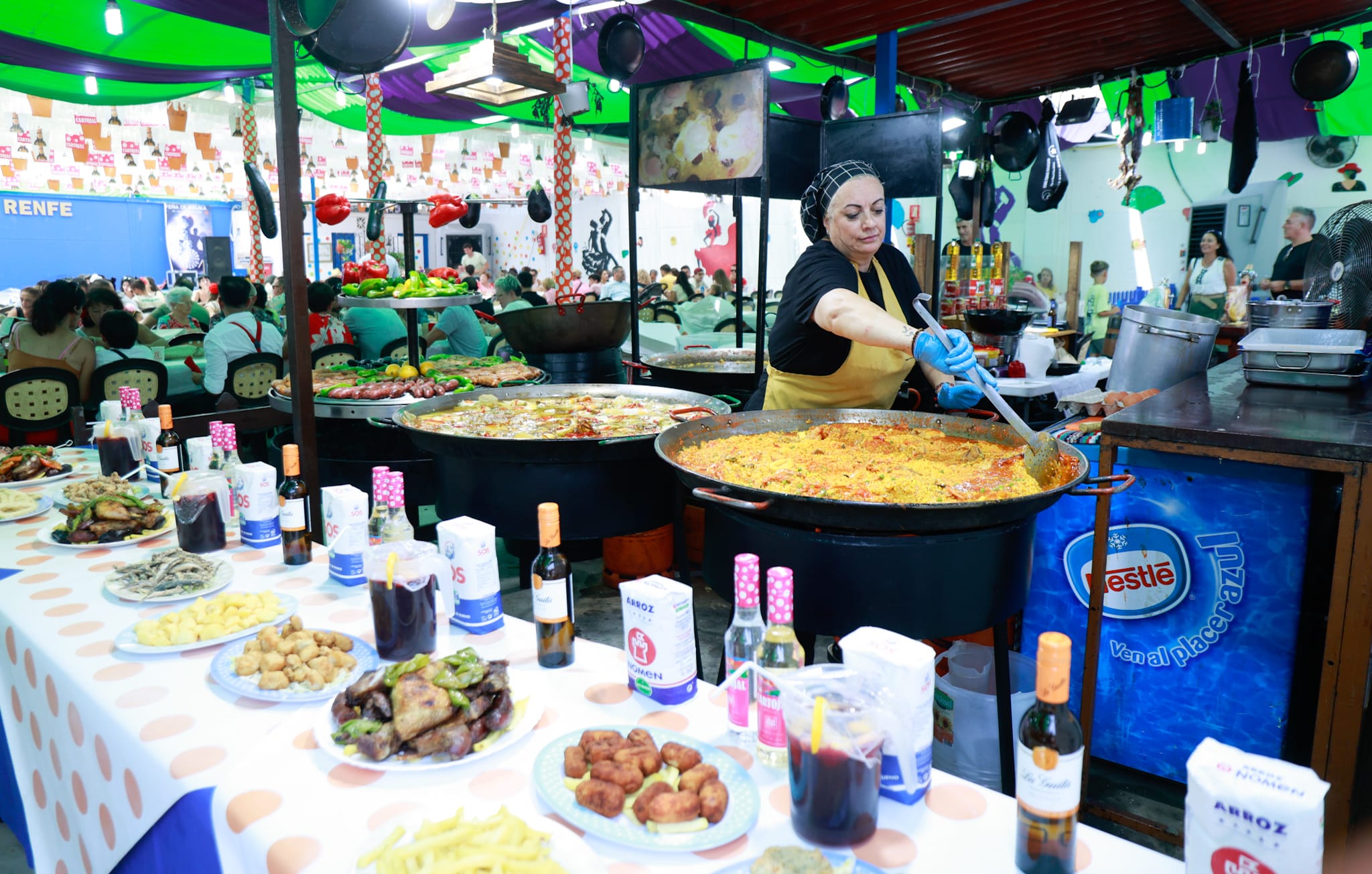 Las mejores imágenes del martes festivo en la Feria de Málaga