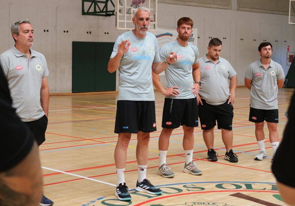 El cuerpo técnico de Quino Soler, durante esta pretemporada.