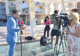 El alcalde torroxeño, Óscar Medina, este jueves en rueda de prensa.