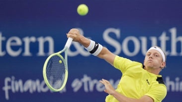 Alejandro Davidovich (21º) pierde ante Novak Djokovic (2º) por 4-6 y 0-30 (retirada), tras 46 minutos, en dieciseisavos de final del Masters 1.000 de Cincinatti