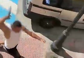 Persigue a otro hombre con un cuchillo tras una riña de tráfico en Fuengirola