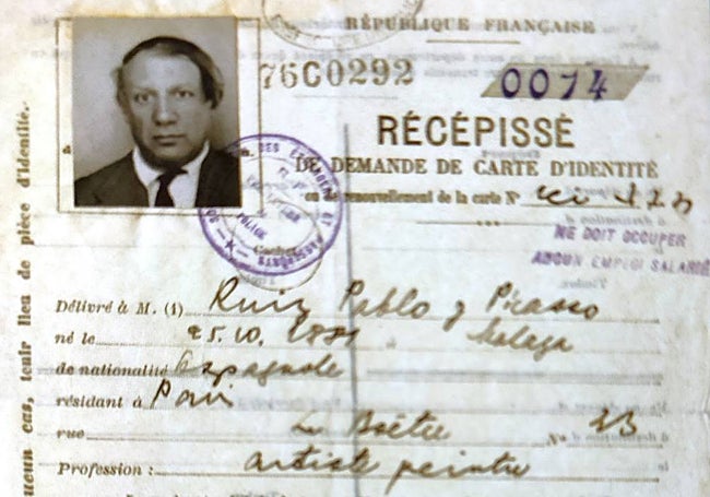 Ficha de extranjería de Pablo Picasso de 1935, con su origen malagueño en 1881.