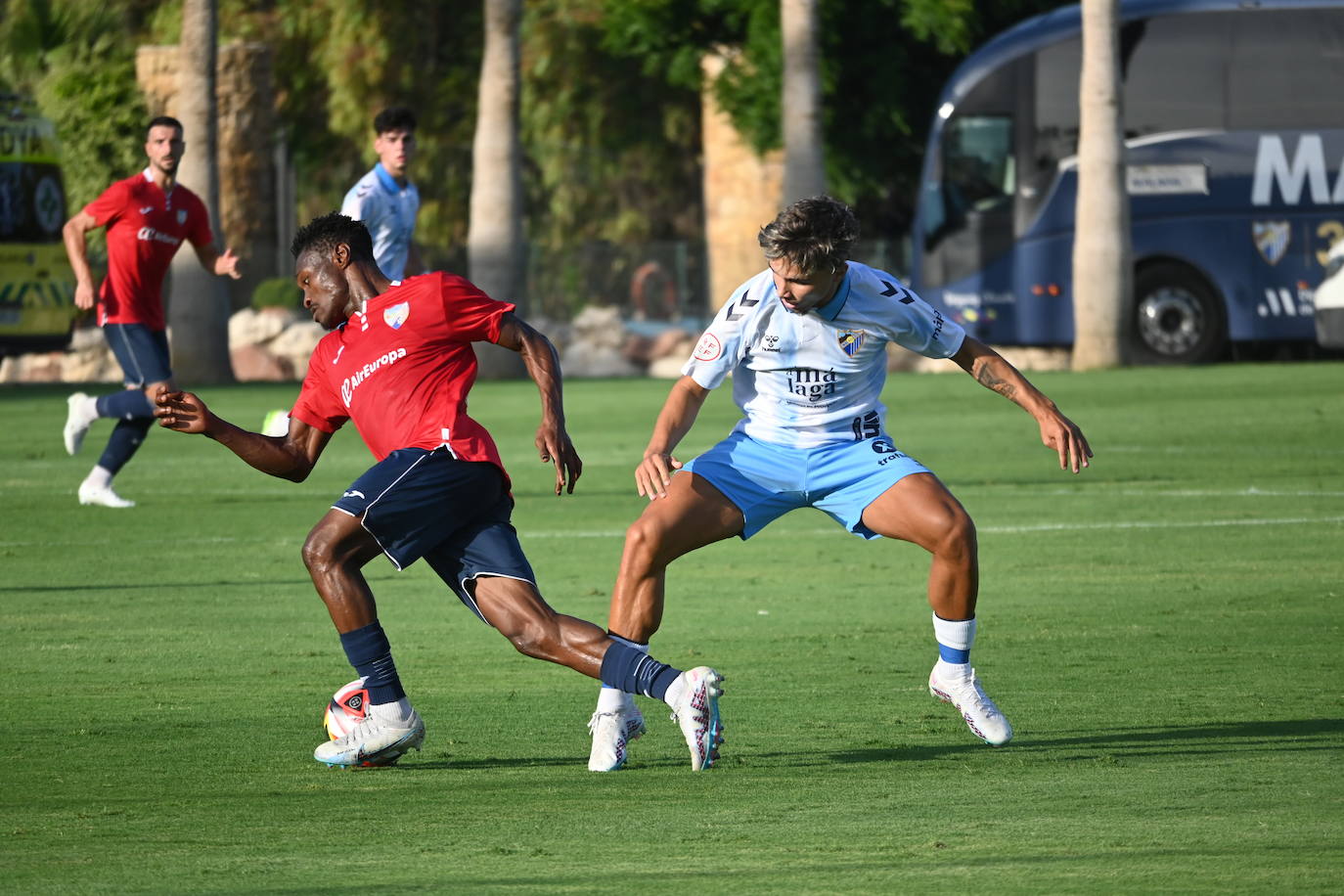 El Málaga-Estepona de pretemporada, en fotos