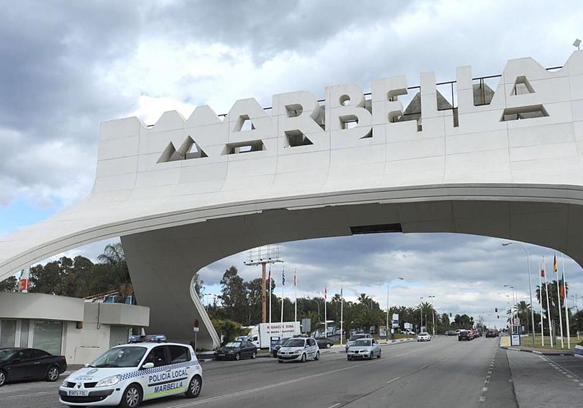 Propina una paliza a su pareja y la abandona casi inconsciente en una playa de Marbella