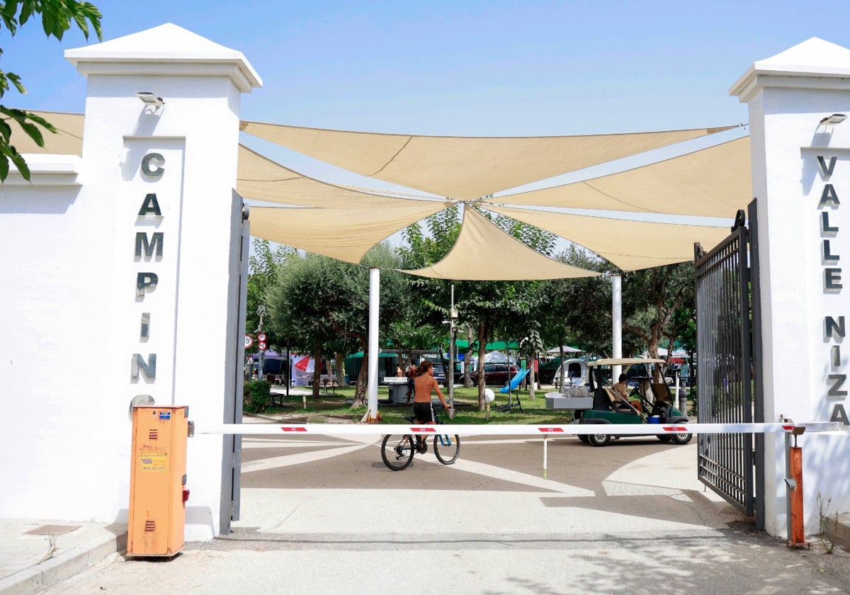 Entrada al camping Valle Niza, uno de los primeros en la provincia de Málaga.