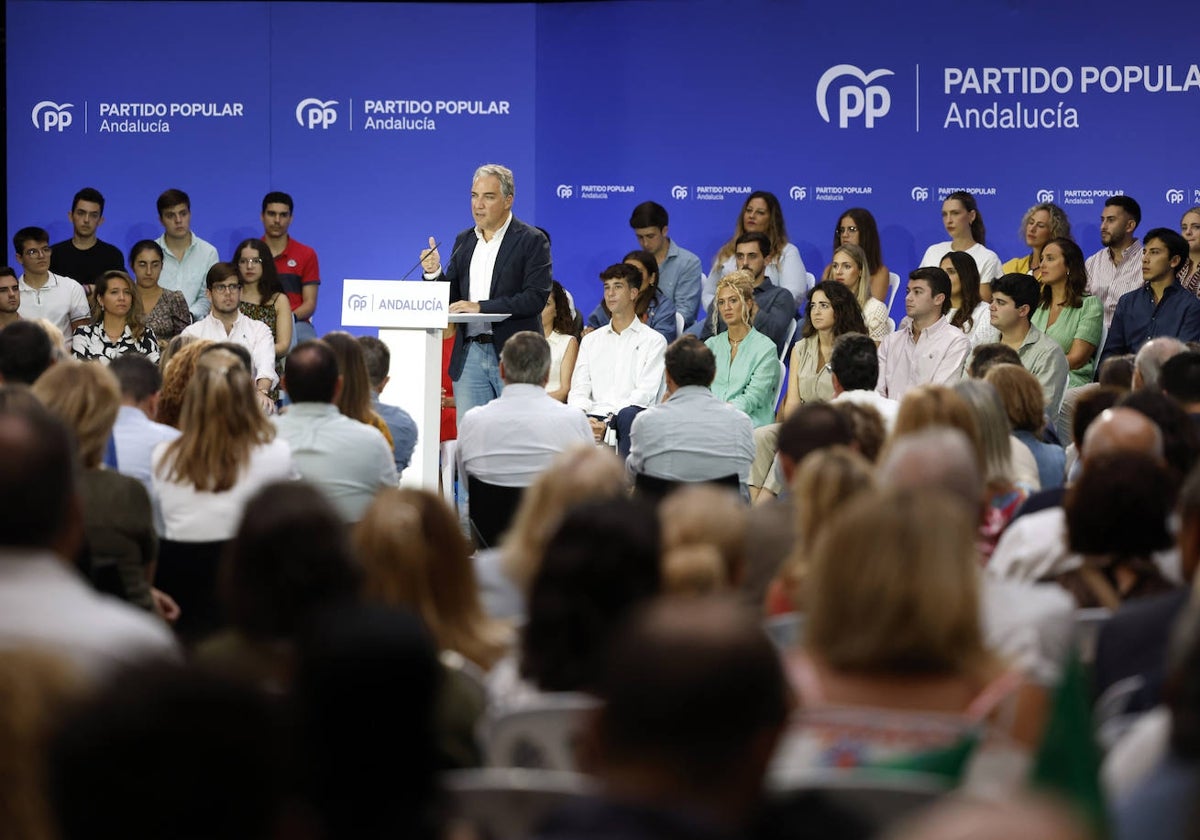 Bendodo, durante su intervención en el Palacio de Congresos de Torremolinos.