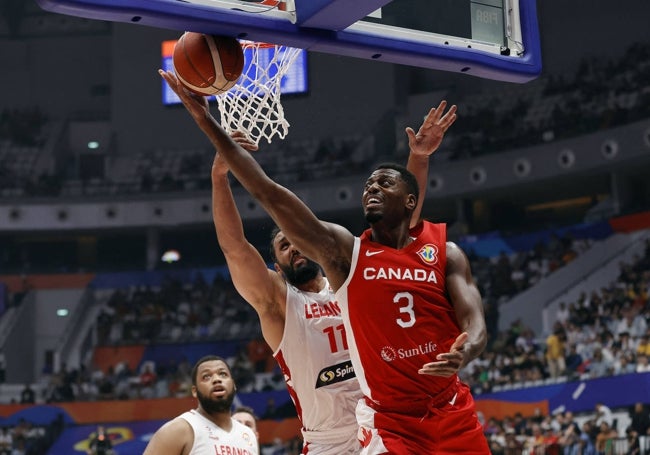 Melvin Ejim, en un duelo de hace días, ante Líbano.