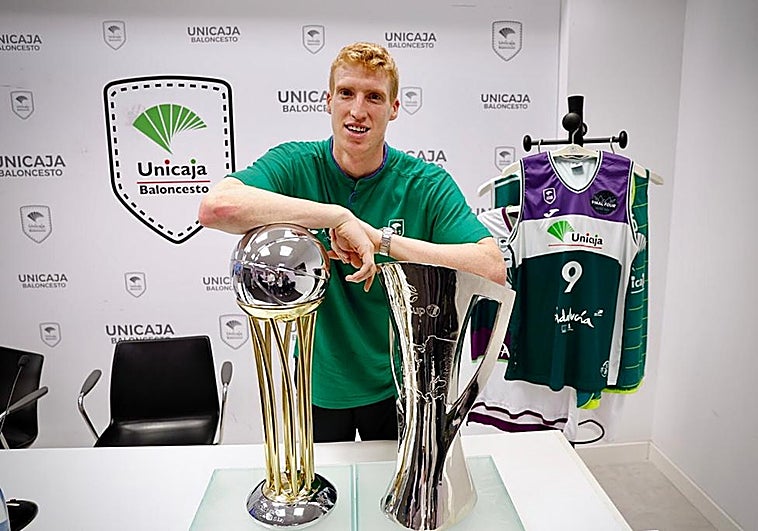 Alberto Díaz: «Esta renovación quizá suponga acabar mi carrera en el club que amo»