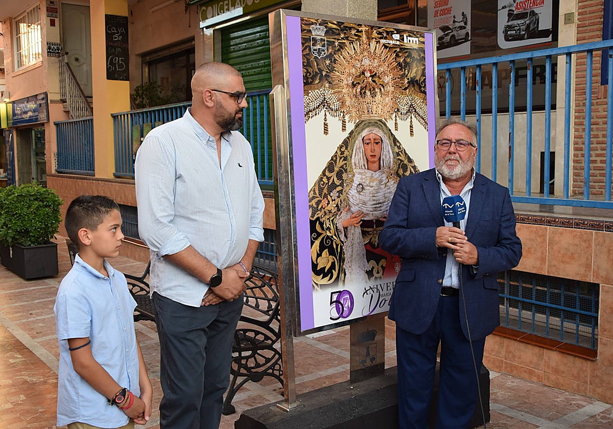 El alcalde de Alhaurín de la Torre, Joaquín Villanova, en la presentación de la exposición dedicada a la Virgen de los Dolores.