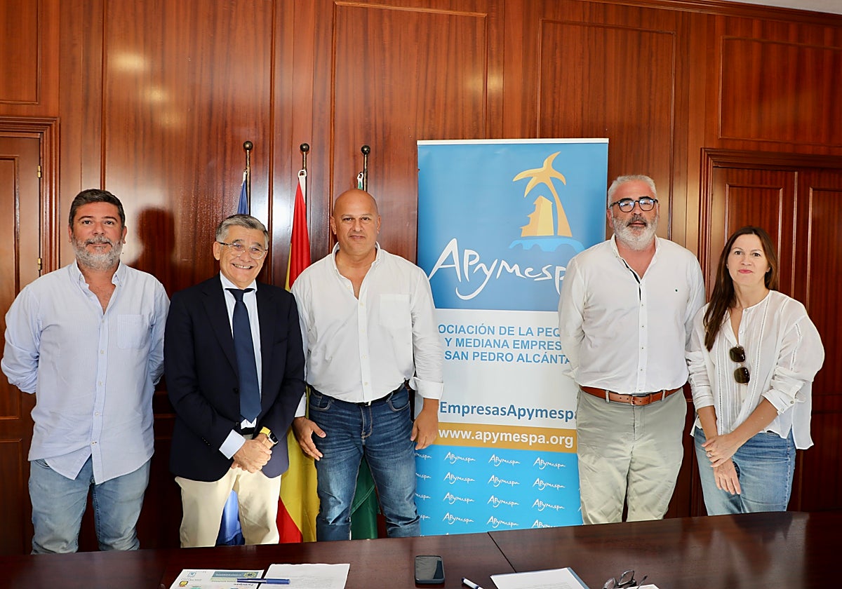 Presentación de la nueva tarjeta escolar.