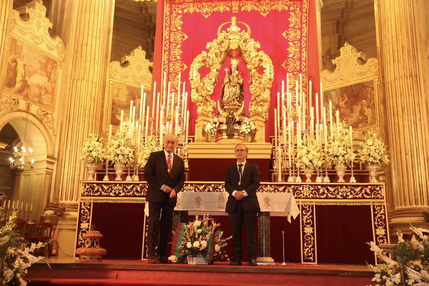 La ofrenda floral a la Virgen de la Victoria en Málaga en imágenes