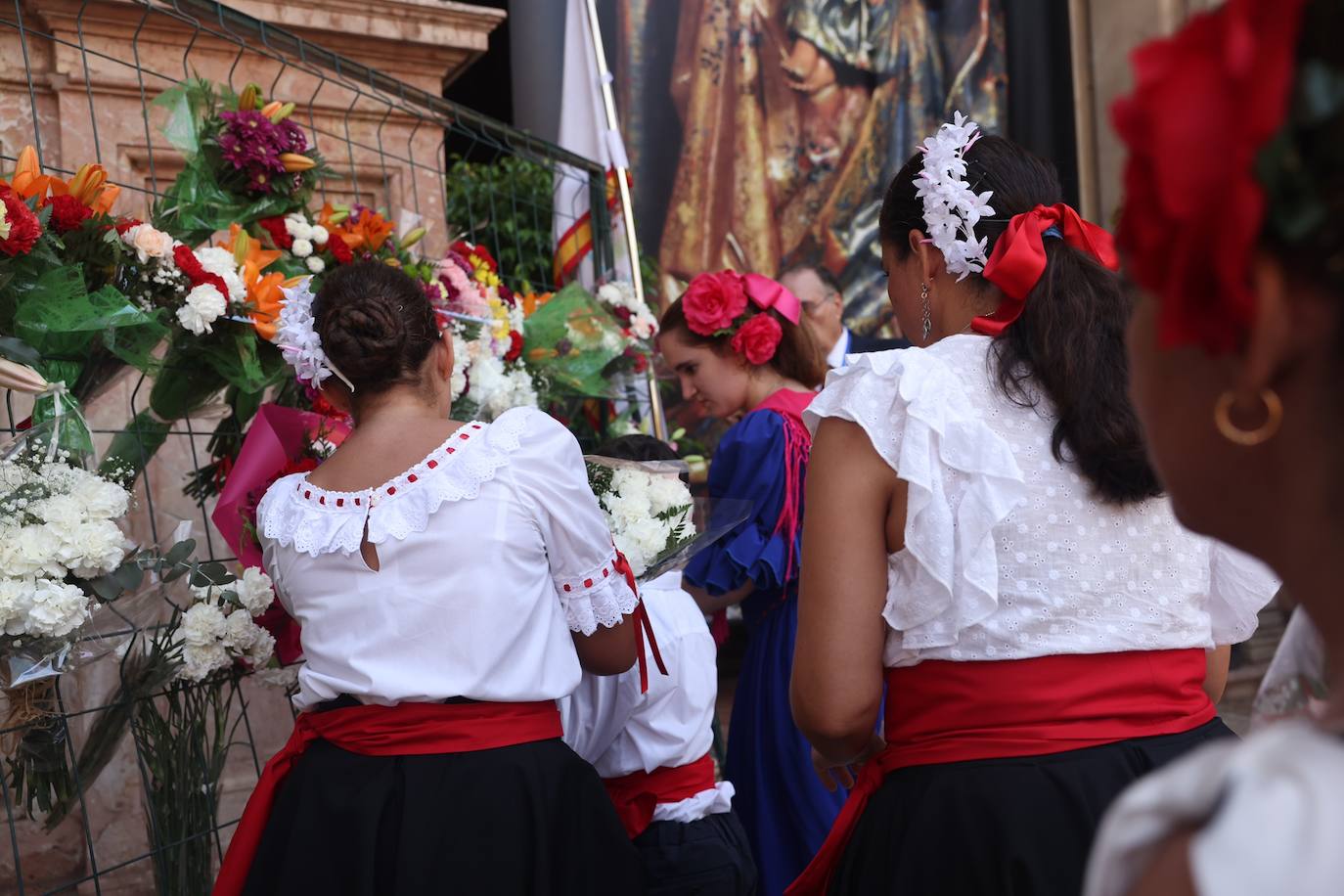 La ofrenda floral a la Virgen de la Victoria en Málaga en imágenes