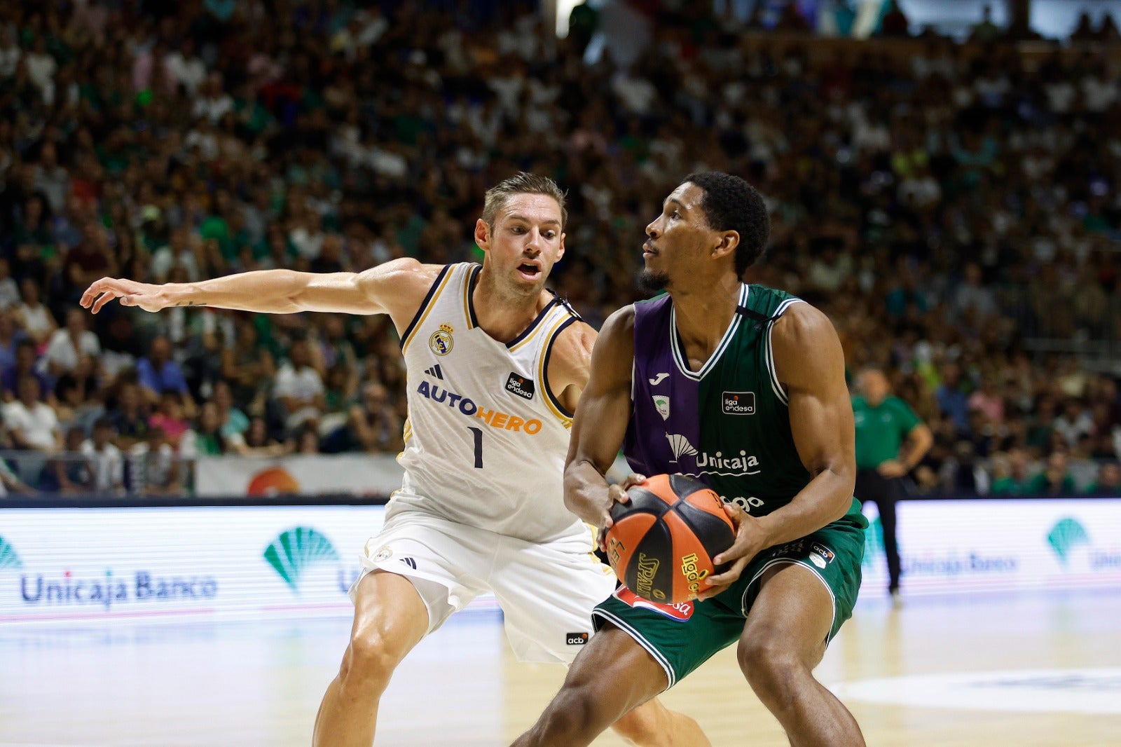 El Unicaja y el Real Madrid disputan la final del torneo Costa del Sol