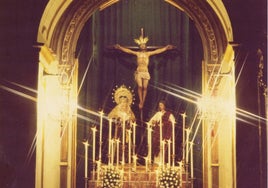 Las imágenes del Cristo de la Exaltación, la Virgen del Mayor Dolor y San Juan Evangelista antes del incendio de 1980.