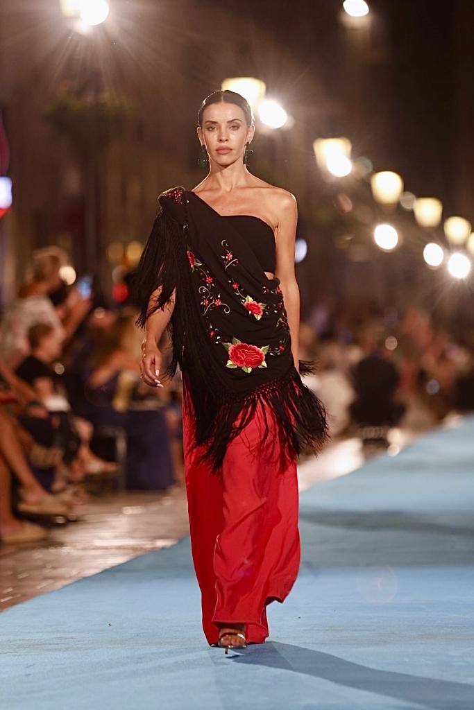 Pasarela Larios 2023: desfile de Lina Sevilla