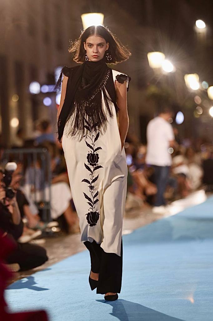 Pasarela Larios 2023: desfile de Lina Sevilla