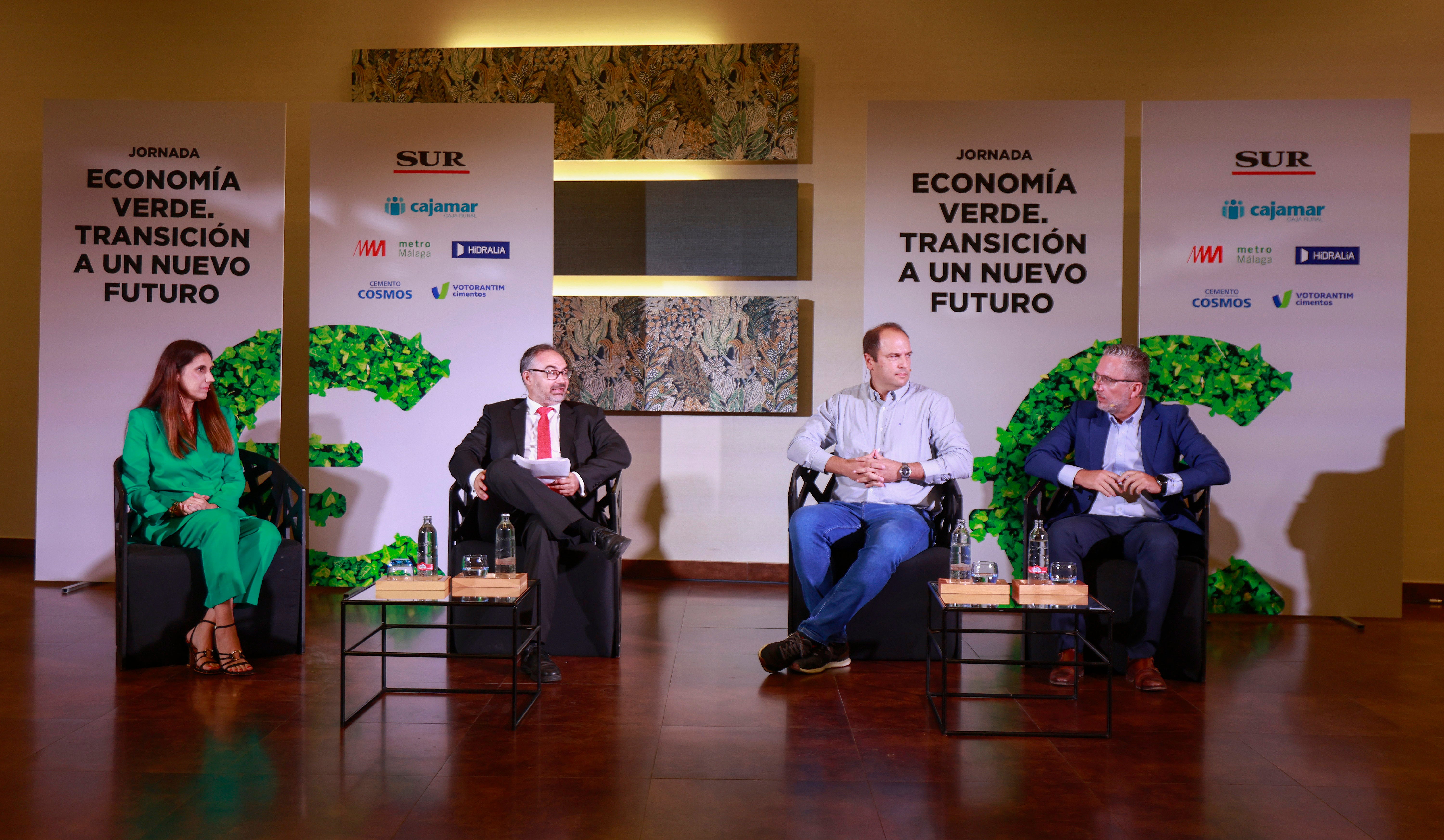 Con la visión experta de José Luis Racero, coordinador técnico de Cajamar Innova; Elena Moreno, responsable de sostenibilidad y energía de la fábrica de cemento de La Araña, y Gonzalo Jiménez, director de transformación y desarrollo sostenible de Hidralia. 