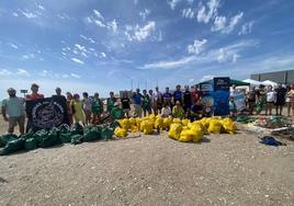 Los centros comerciales Rosaleda y Los Patios se unen con motivo del World Cleanup Day