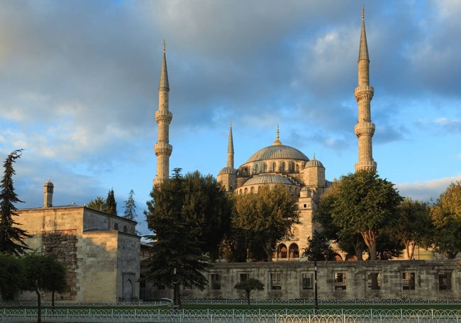 Vista de la Mezquita Azul, la más importante de Estambul.