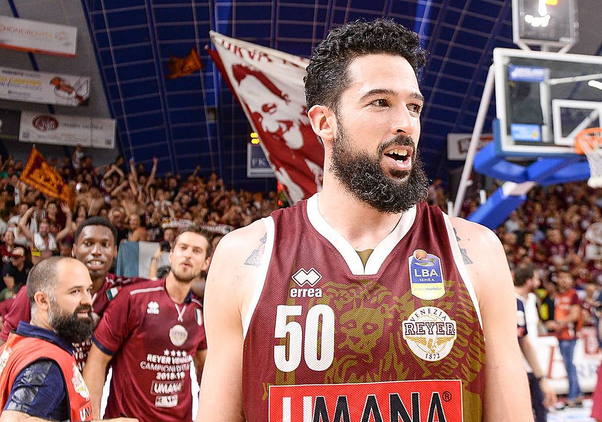 Watt llega a Zaragoza para reforzar el juego interior.