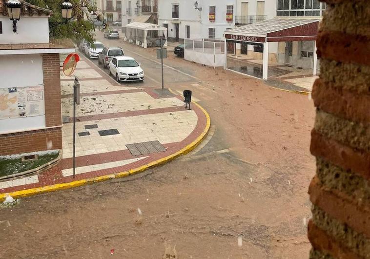Sierra de Yeguas ya puede pedir ayudas por los destrozos de la tromba de lluvia y granizo