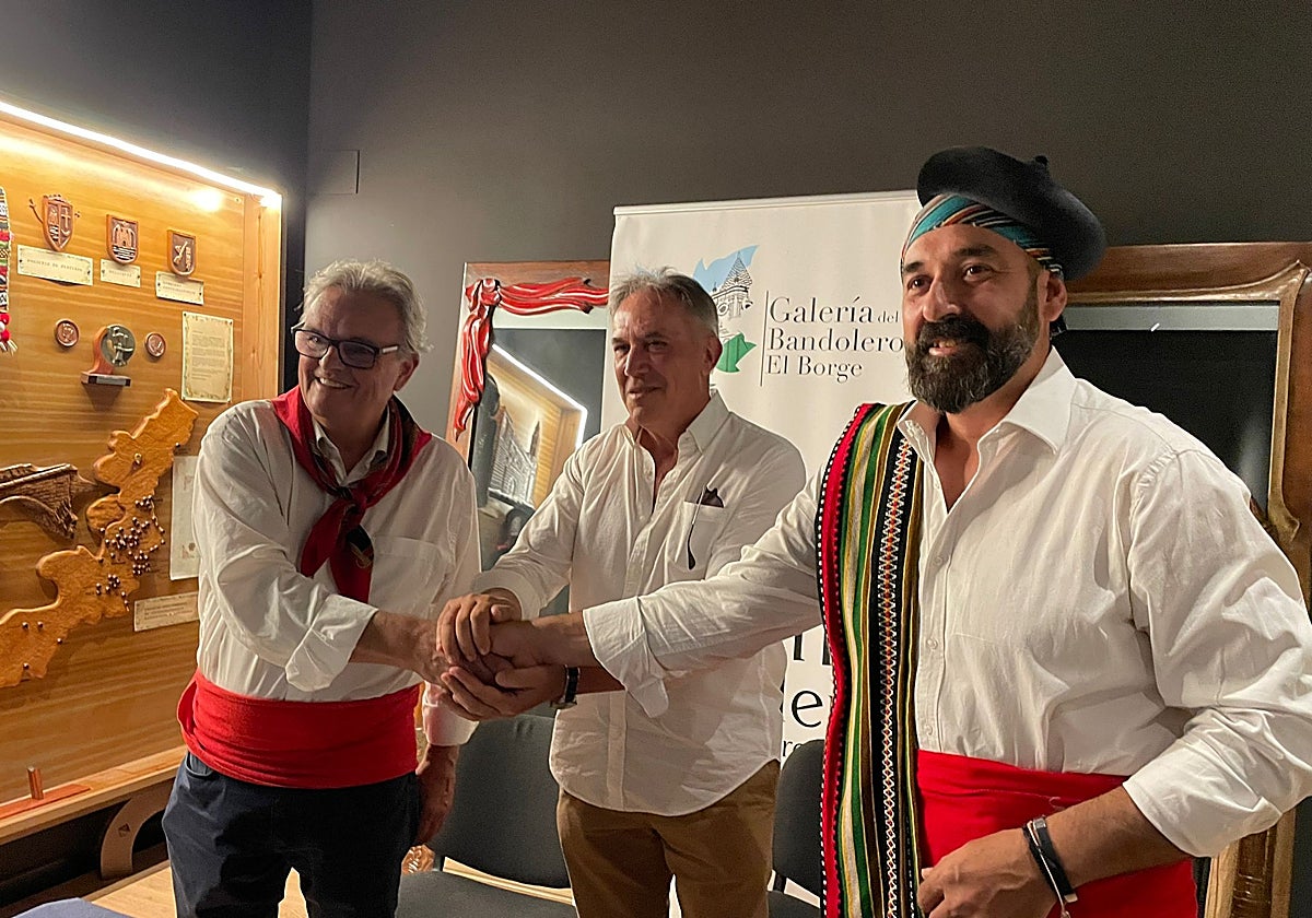 Acto de hermanamiento en el espacio museístico sobre los bandoleros en El Borge.