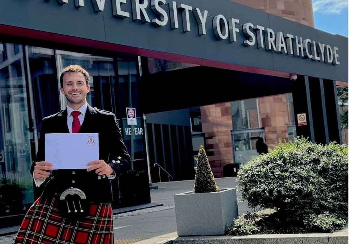 El joven malagueño, en su graduación en la Universidad de Strathclyde.