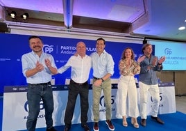 Toni Martín, Manuel Barón, Juanma Moreno, Patricia Navarro y Antonio Repullo, este sábado en Antequera.