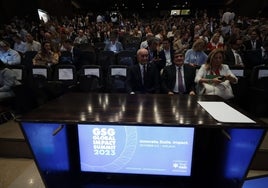 El alcalde, el ministro de Inclusión y la Consejera de Economía, en la inauguración del congreso.