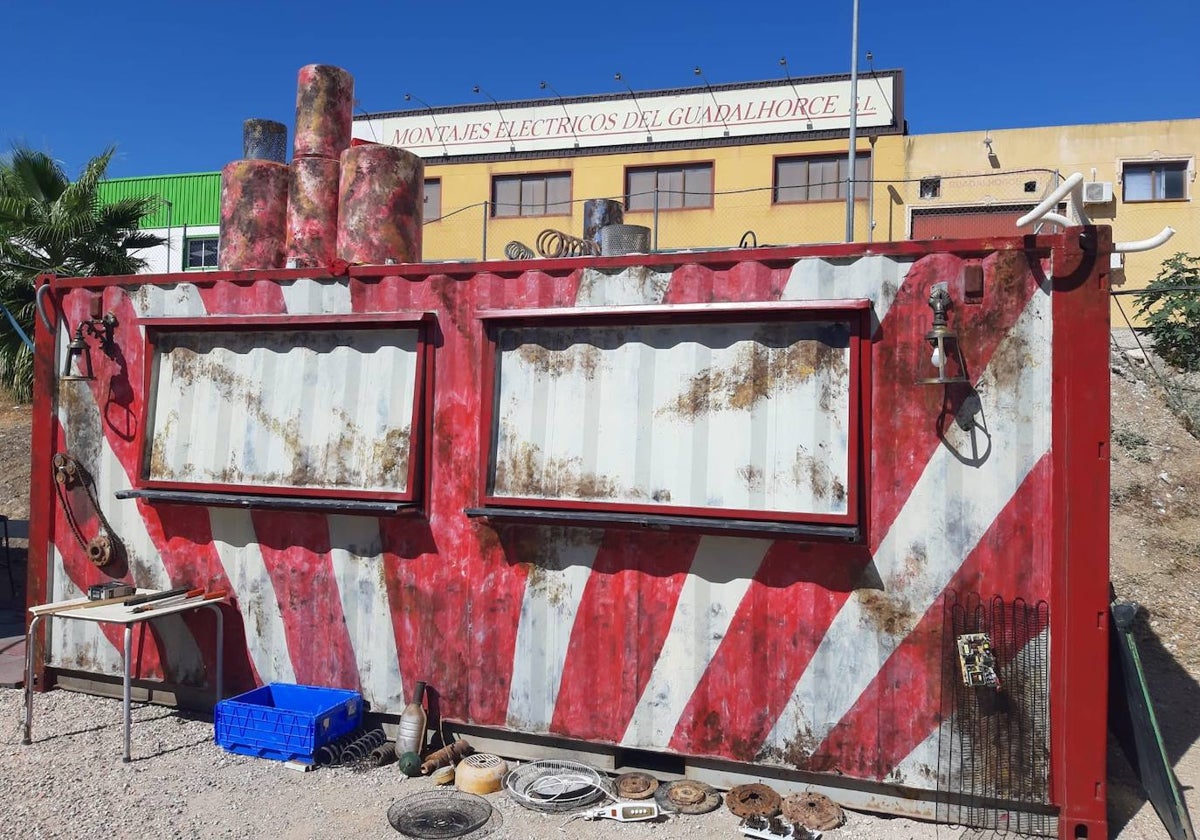 El contendor marino acondicionado para ser el nuevo bar de la Carpa de las Estrellas.