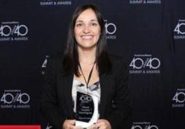 María, en la recogida de este premio.
