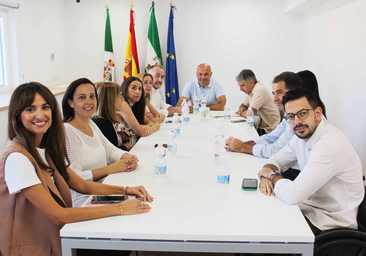 Alhaurín el Grande celebra una Junta de Gobierno Local en Villafranco del Guadalhorce por primera vez.