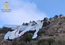 Imagen de la avioneta siniestrada en el Cabo de Gata en Almería.