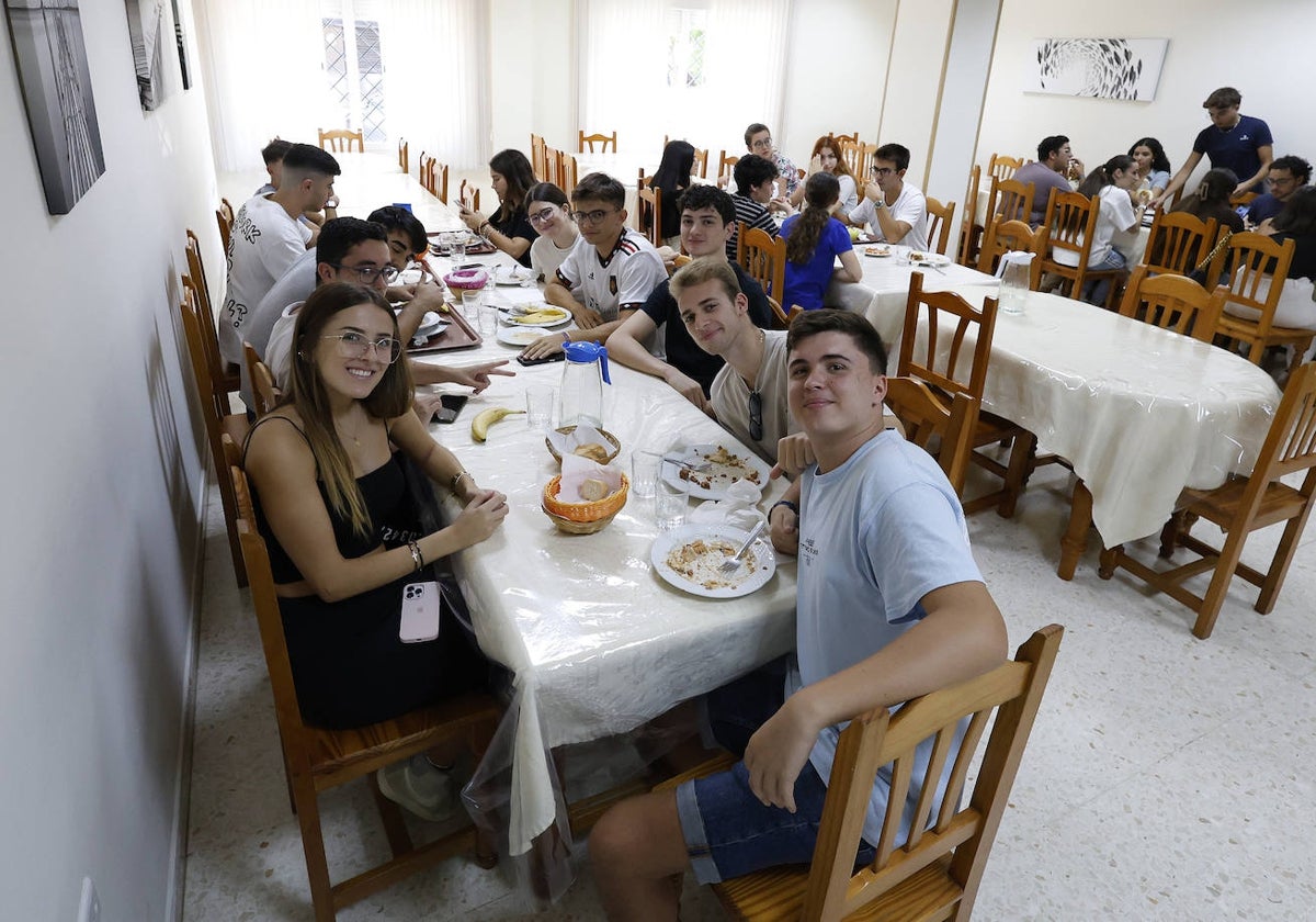 La hora del almuerzo en Balcón del Romeral, un buen momento para socializar.