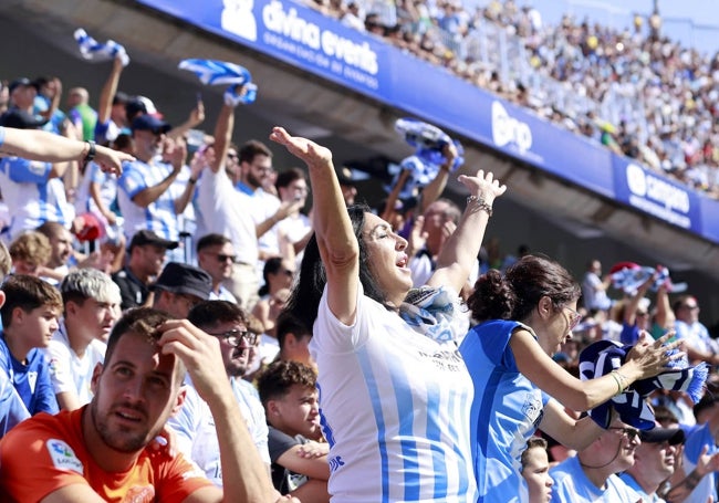 Aficionados en La Rosaleda, el jueves ante el Melilla.