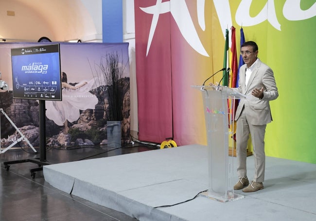 El presidente de la Federación Española de Triatlón, José Hidalgo, este miércoles durante la presentación de la prueba